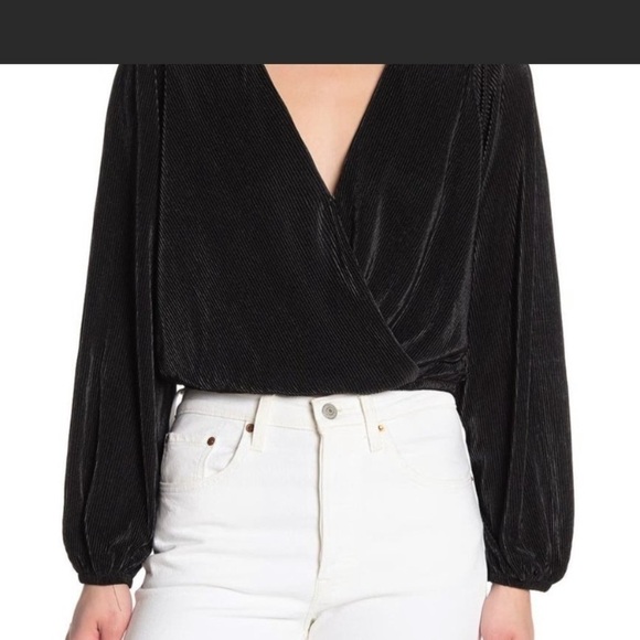 NWT ASTR the Label - Long Sleeve Surplice Wrap Top - Picture 2 of 4